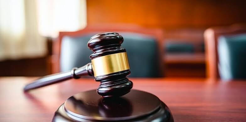 Escándalo: Una mujer irá a juicio tras realizar más de 50 falsas denuncias a su ex