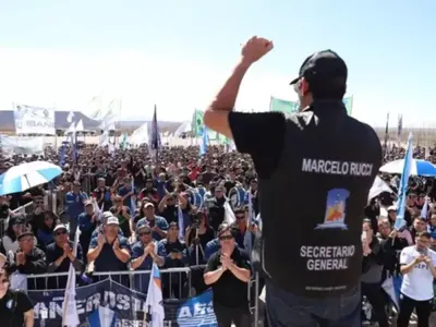 Paro total en Vaca Muerta: petroleros paralizan la producción por más de 3.000 despidos y le ponen presión al Gobierno