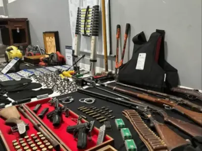 Cae en La Plata una banda con un arsenal de armas acusada de al menos una docena de entraderas