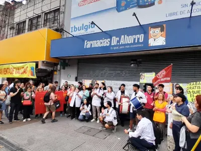 Farmacias Dr. Ahorro en crisis: despidos sin pagar, sobreexplotación y sucursales vaciadas