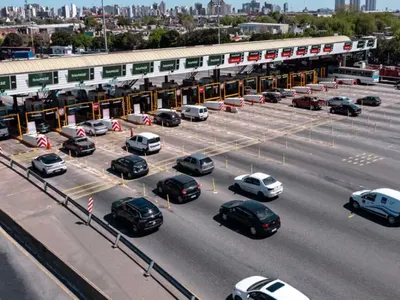 Empezarán a cobrar multas de hasta $250.000 por evadir peajes en la Autopista La Plata-Buenos Aires