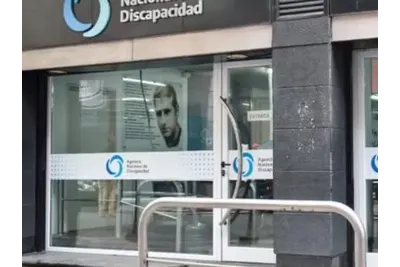 Escándalo: investigan compras de la ex Andis por presuntos sobreprecios de hasta 1972% y una prótesis que no habría sido entregada