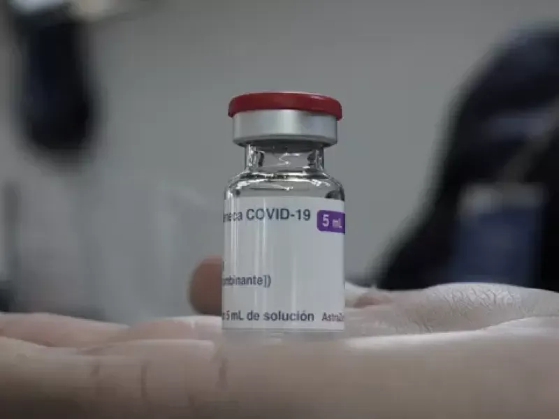 Escándalo con la vacuna AstraZeneca: la Justicia reconoció graves secuelas en una docente de Rosario