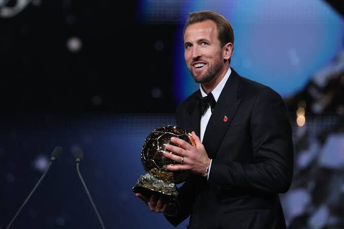 Harry Kane ganó su primer Balón de Oro y Messi quedó entre los diez mejores