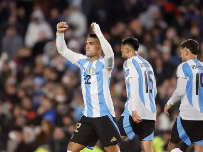 Sin Messi, la Selección argentina cierra su participación en las Eliminatorias ante Ecuador: hora, TV y formaciones