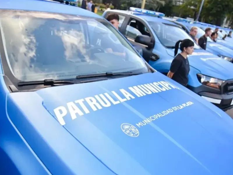 Escándalo en La Plata: horas extras, vales de nafta y graves denuncias dentro de la Secretaría de Seguridad
