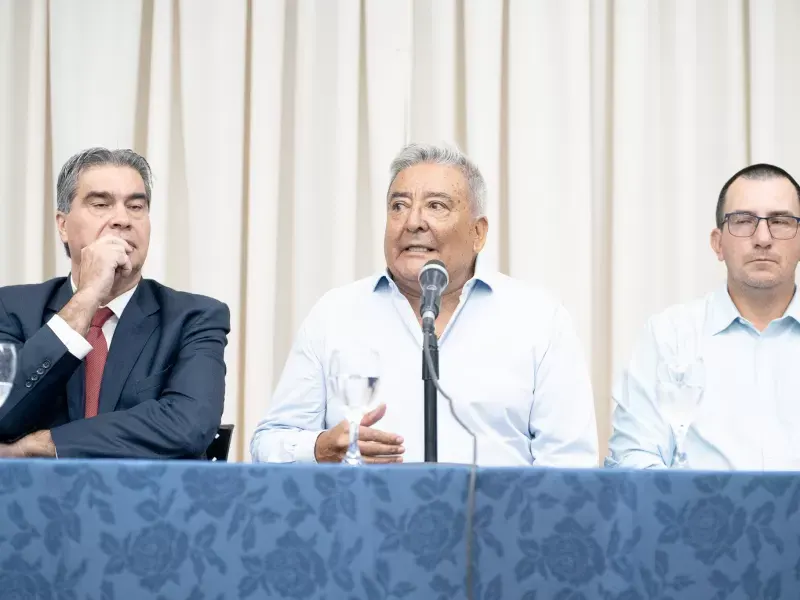 Rubén Ledesma y Capitanich encabezaron una charla con los empleados de comercio sobre la reforma laboral