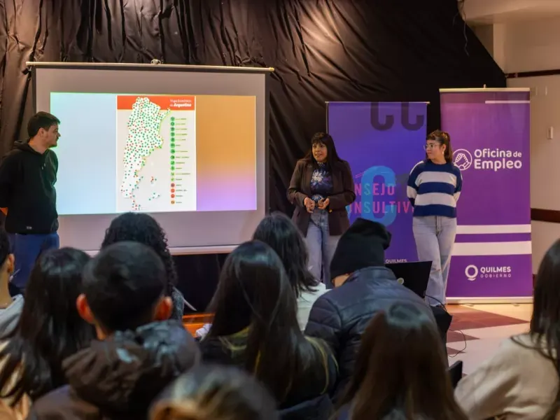 Quilmes: el municipio presentó el taller "juventudes y empleabilidad" en el centro de empleados de comercio de la ciudad