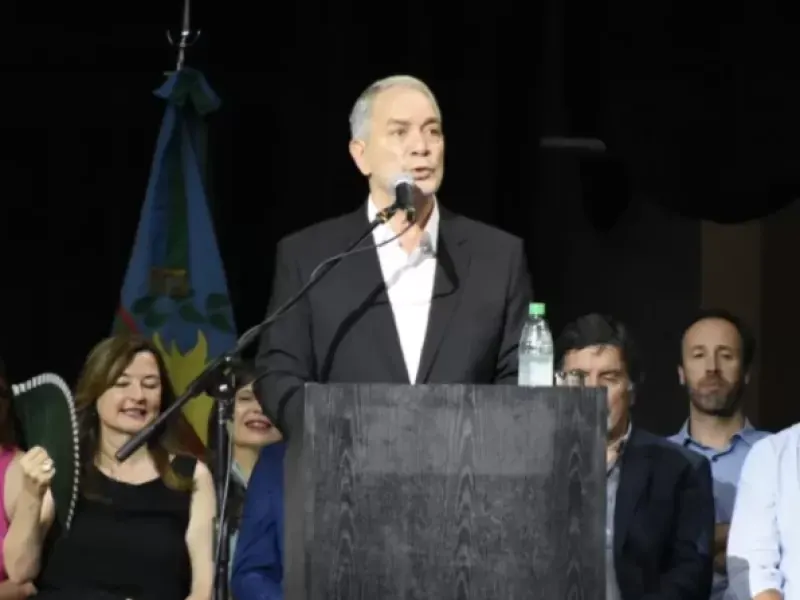 Alak apuesta a China y empieza a construir un perfil de gobernador con la ciudad de La Plata como ejemplo