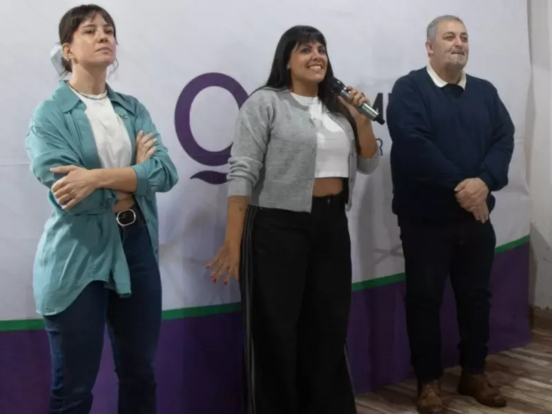 Quilmes: el municipio anunció a los vecinos del barrio Santos Vega la construcción de 20 nuevas cuadras de asfalto