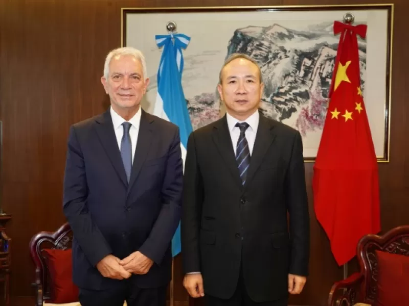 Alak apuesta a China y empieza a construir un perfil de gobernador con la ciudad de La Plata como ejemplo