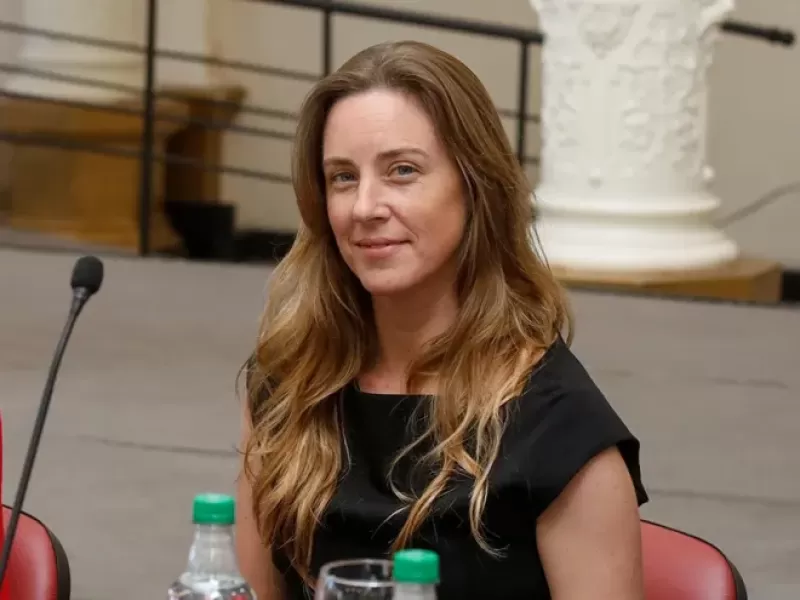 Escándalo en la Gobernación: apareció desguazado el Peugeot  205 y crecen las preguntas para Kicillof y Agustina Vila