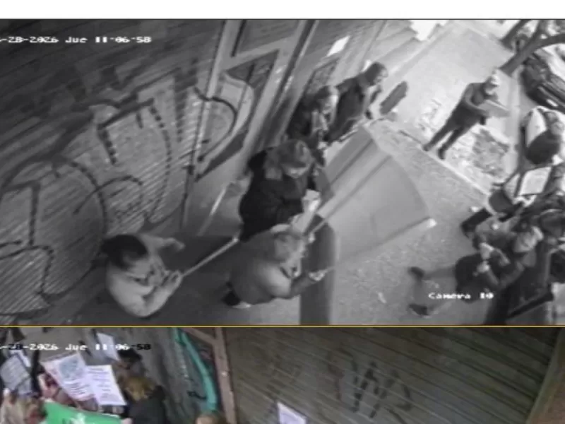 VIDEO | La Justicia investiga los destrozos y amenazas durante una protesta frente a la Caja de Odont&oacute;logos en La Plata