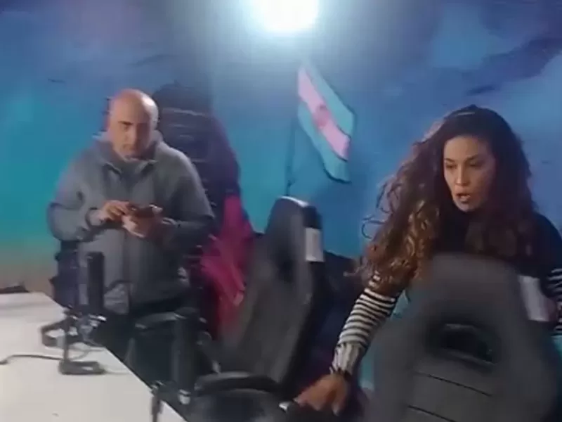Brancatelli sufrió un acto de provocación que casi termina en la destrucción de un estudio de streaming