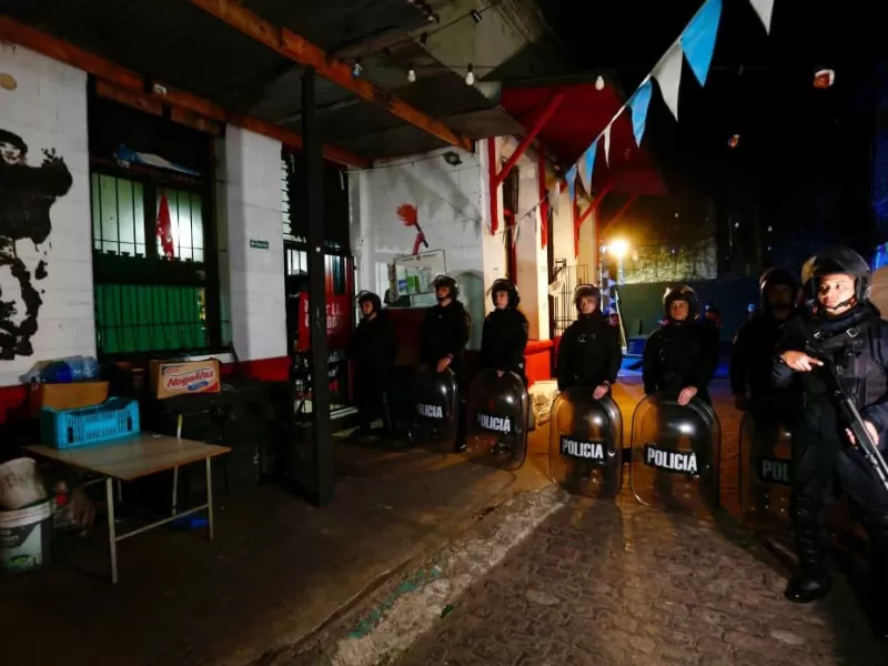 El negocio de la pobreza: hab&iacute;a due&ntilde;os de inmuebles, con jubilaciones millonarias y hasta muertos entre los beneficiarios de los comedores fantasma