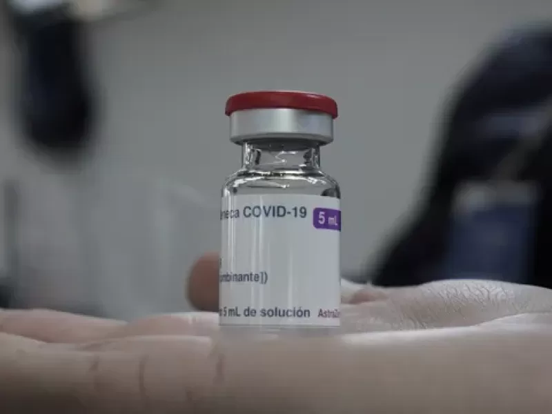 Esc&aacute;ndalo con la vacuna AstraZeneca: la Justicia reconoci&oacute; graves secuelas en una docente de Rosario