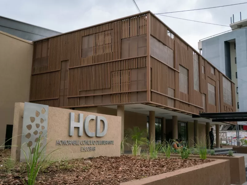 Ariel Sujarchuk pide derogar la ordenanza que habilitaba la instalación de una sala de juegos en Ingeniero Maschwitz