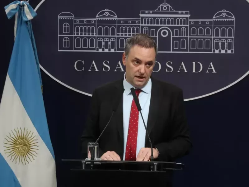 Otro esc&aacute;ndalo con Manuel Adorni: pag&oacute; m&aacute;s de US$200 mil por una casa que no ten&iacute;a declarada