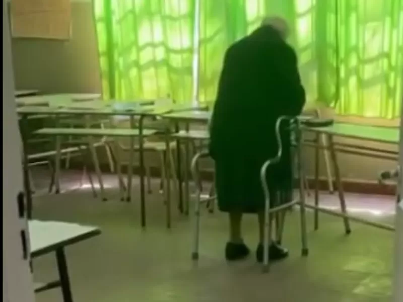 Elecciones | Una mujer platense de 100 años emocionó a todos al cumplir con su deber en las elecciones legislativas