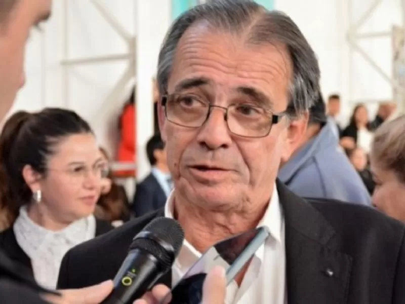 VIDEO | Pol&eacute;mica en Santa Cruz: denuncian que el ministro de Trabajo cobra tres sueldos simult&aacute;neos