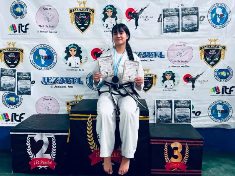 Con apenas 15 años, Simona Trejo ya deja en alto el nombre de La Plata y de Argentina en el taekwondo
