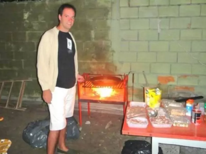 La Justicia avanza sobre las criptomonedas de Manuel Adorni para verificar el origen de su patrimonio: &iquest;tapar el sol con un dedo?