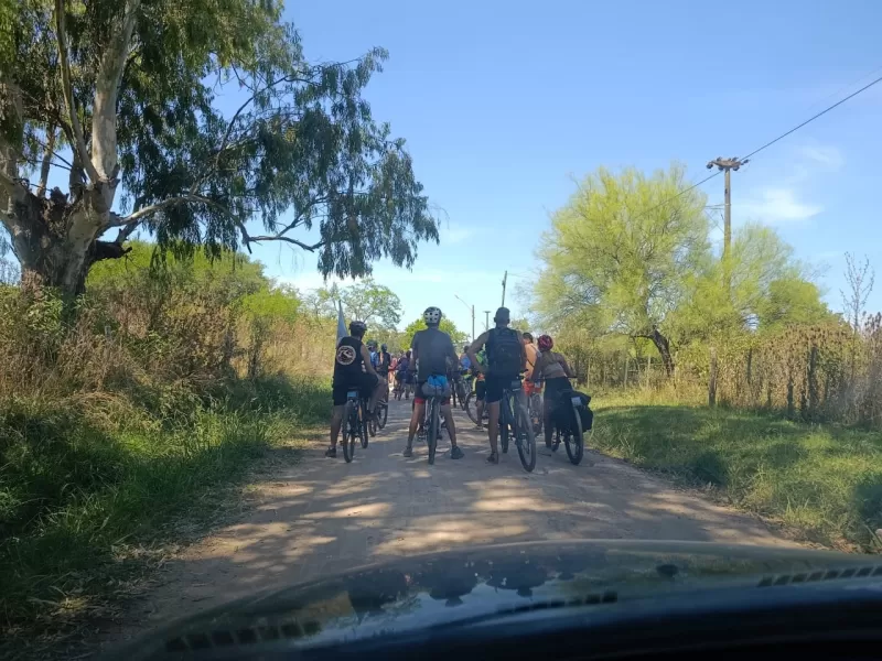 “Dígale Sí a la Bici”: de recorridos urbanos a una caravana de 80 ciclistas con llegada a Chascomús
