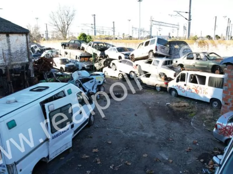 Axel Kicillof transformó el área de Automotores en un cementerio de vehículos oficiales