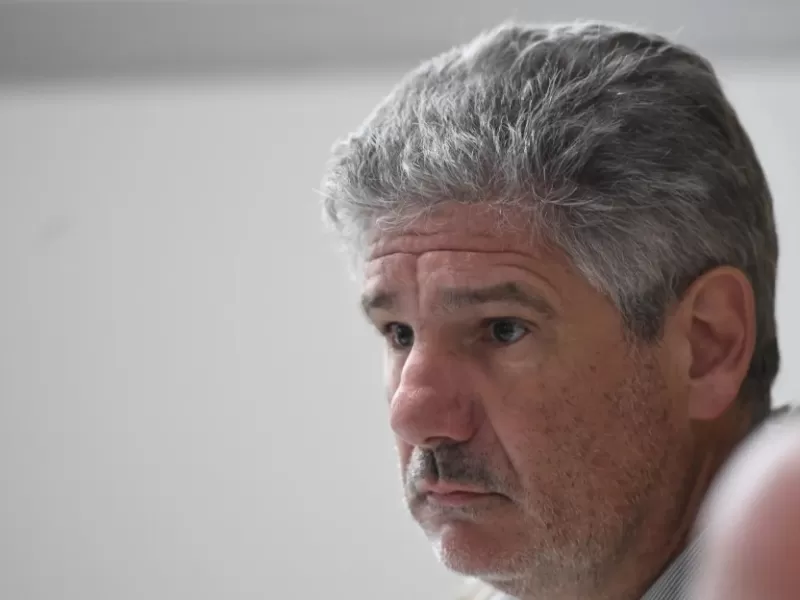 Causa “ñoquis” en la Municipalidad de La Plata: allanamientos, 14 imputados y Oscar Negrelli cada vez más complicado