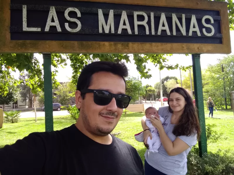 Kilómetros de historia: Noelia y Juan Pablo, una familia que rescata la memoria de los pueblos bonaerenses