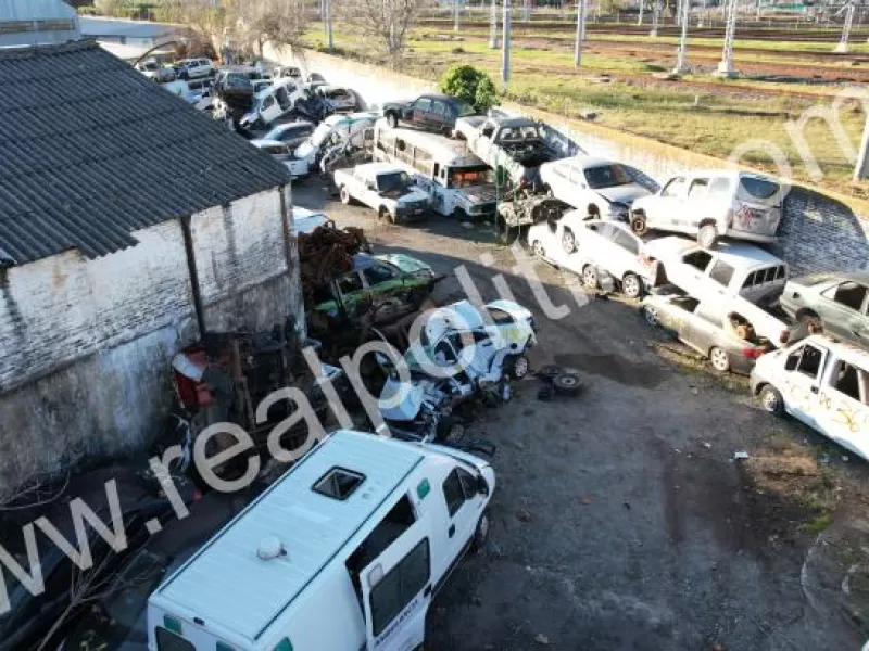 Axel Kicillof transformó el área de Automotores en un cementerio de vehículos oficiales