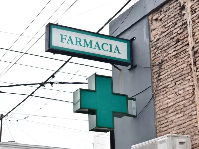 Robo escandaloso en La Plata: Delincuentes se llevan casi 5.000 pastillas de clonazepam en un asalto a mano armada