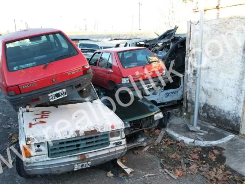 Axel Kicillof transformó el área de Automotores en un cementerio de vehículos oficiales