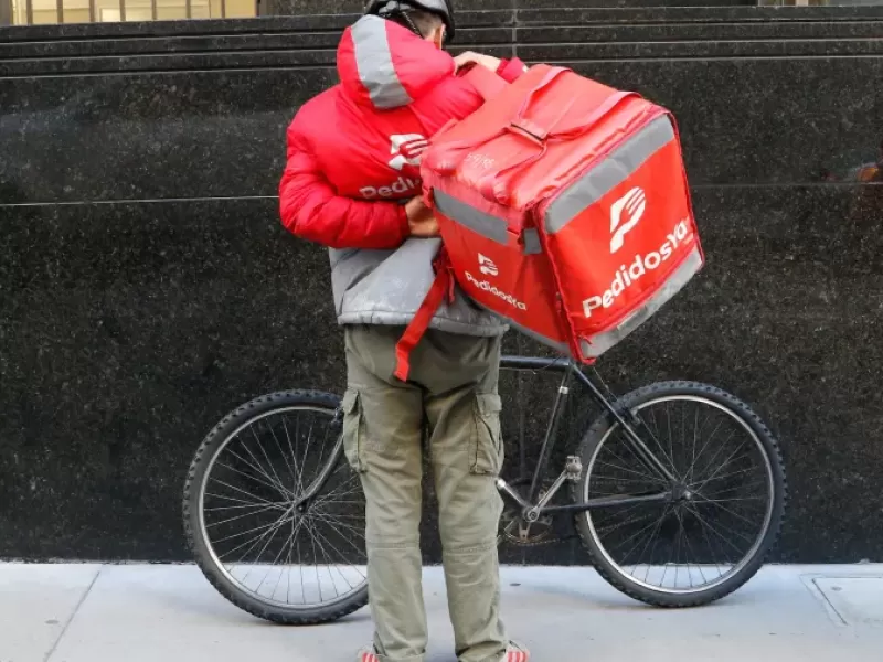 Indignante: ya no se puede ni trabajar en La Plata, balearon a un repartidor para robarle la moto