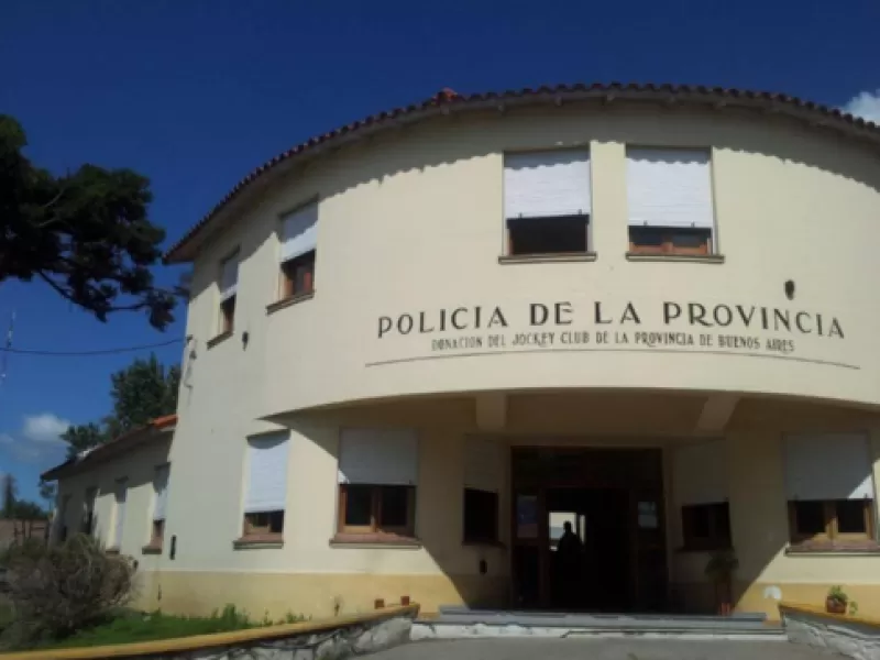 Ordenan detener a cinco policías por torturas en la comisaría de Punta Lara: ya son diez los efectivos presos