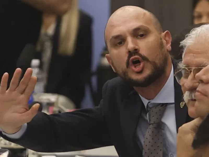 La casta avanza: denunciaron a un diputado libertario que manejaba Uber y ahora compr&oacute; una casa de 300 mil d&oacute;lares