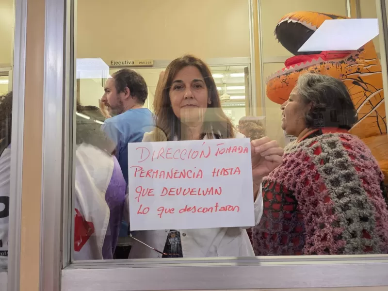 Sindicalistas y la izquierda violenta tomaron las oficinas de la dirección del hospital garrahan