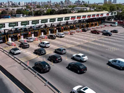 Empezar&aacute;n a cobrar multas de hasta $250.000 por evadir peajes en la Autopista La Plata-Buenos Aires