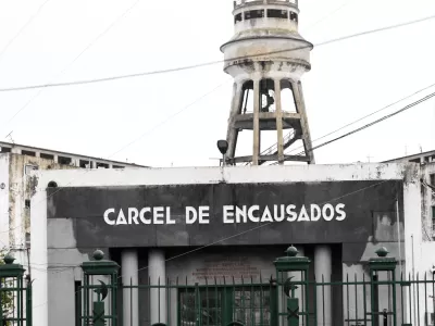 La Plata: un preso de la cárcel de Lisandro Olmos denunció que lo abusaron con una zanahoria
