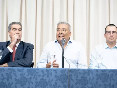 Rub&eacute;n Ledesma y Capitanich encabezaron una charla con los empleados de comercio sobre la reforma laboral