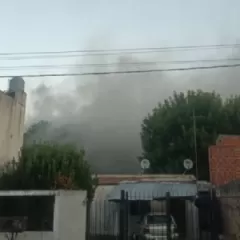 Un ni&ntilde;o jugaba con un encendedor y desat&oacute; el incendio que caus&oacute; la muerte de una mujer y dos ni&ntilde;as en La Plata
