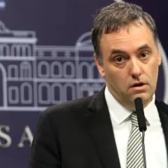 Pol&eacute;mica por un contrato de casi $903 millones: una empresa vinculada a F&uacute;tbol para Todos recibi&oacute; otra millonaria adjudicaci&oacute;n antes de la salida de Adorni
