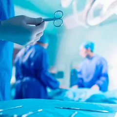 Fue a operarse de una hernia de disco y termin&oacute; muerto: denuncian presunta mala praxis en una cl&iacute;nica de La Plata