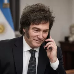 VIDEO | Javier Milei, m&aacute;s pendiente de Twitter que de gobernar: mientras el pa&iacute;s se hunde, estuvo todo el dia en X insultando periodistas