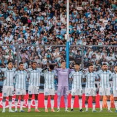 VIDEO | Racing hundi&oacute; a River y enciende su sue&ntilde;o de cuartos en un final dram&aacute;tico