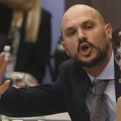 La casta avanza: denunciaron a un diputado libertario que manejaba Uber y ahora compr&oacute; una casa de 300 mil d&oacute;lares